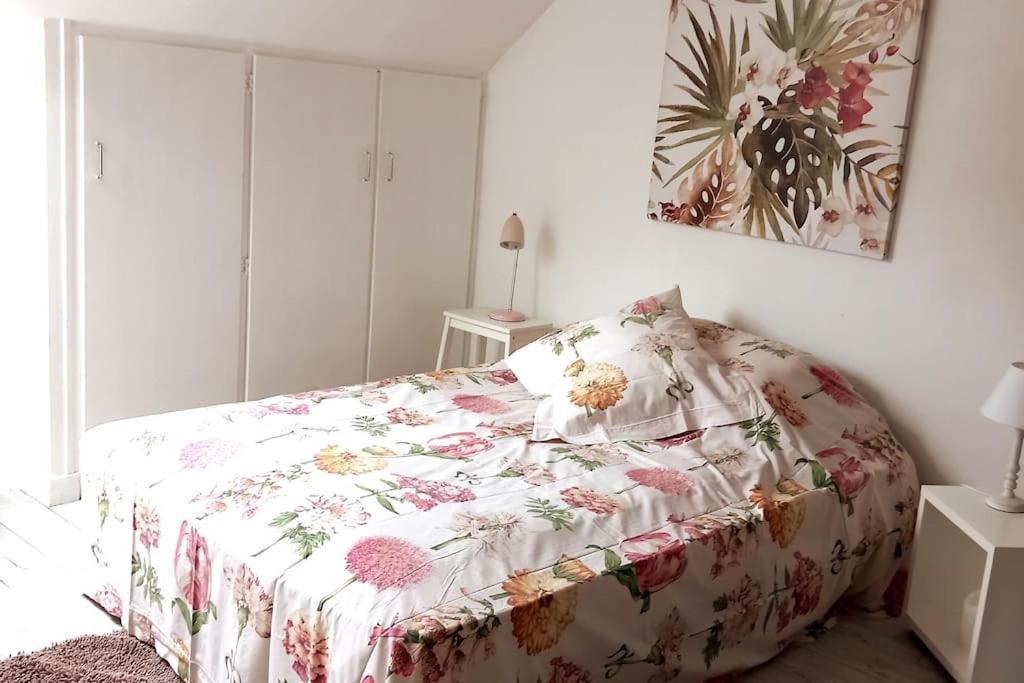 Le Cocon Rouge - Studio En Plein Centre Historique 朗巴勒 外观 照片