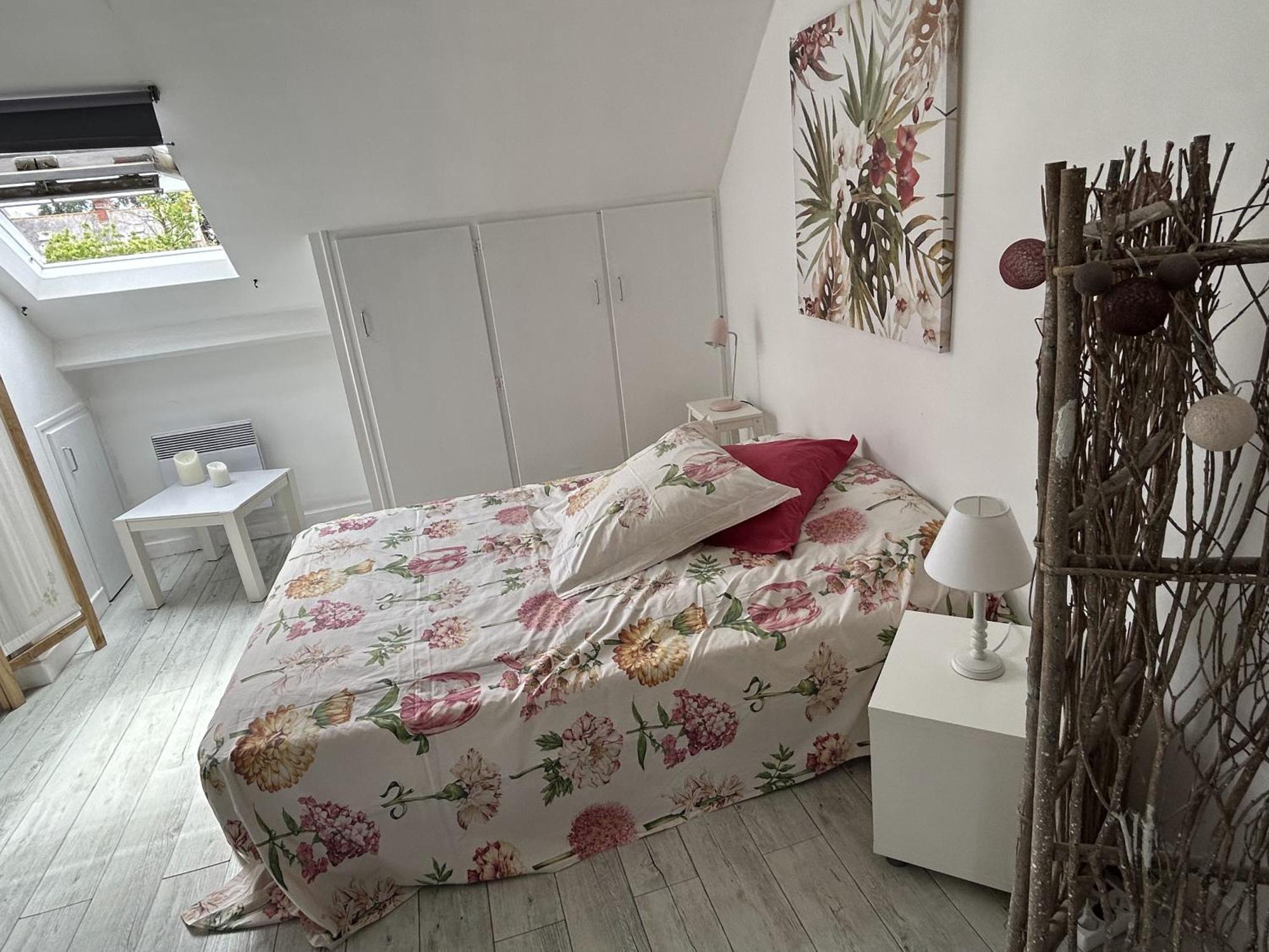 Le Cocon Rouge - Studio En Plein Centre Historique 朗巴勒 外观 照片